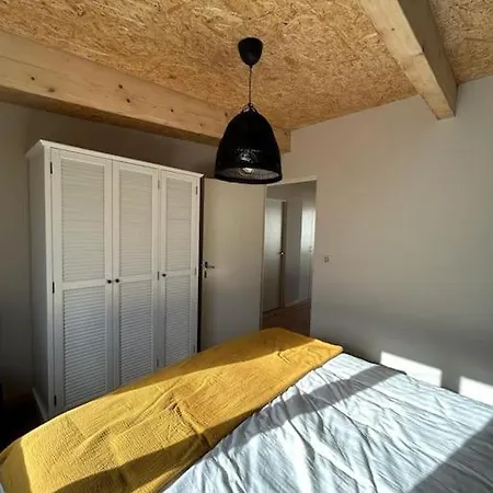 Maison 200 M De La Climatisation Et Wifi Holiday home *